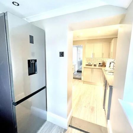 Spacious Modern Victorian House In Rochester Wainscot المظهر الخارجي الصورة